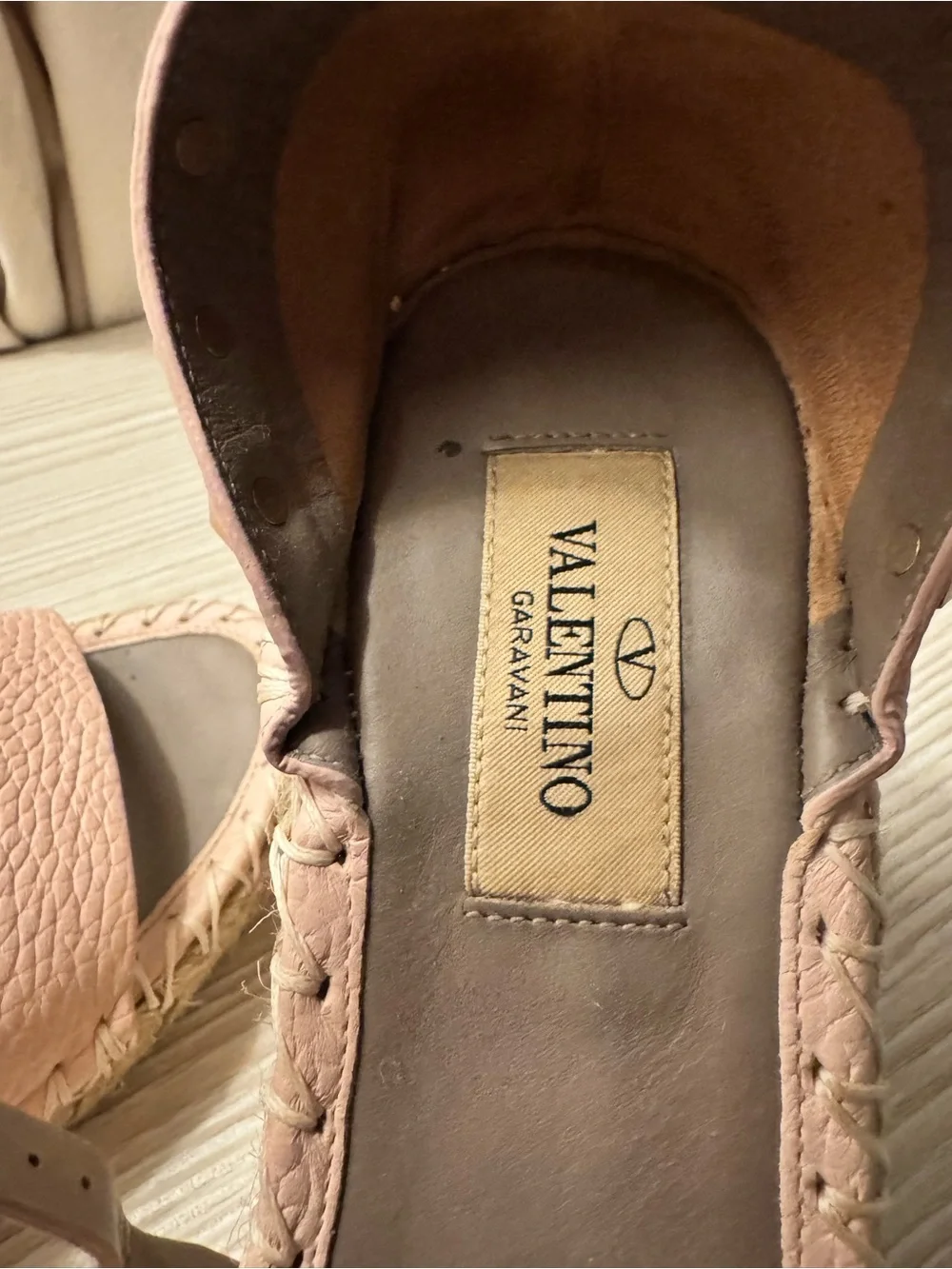 VALENTINO GARAVANI AUTHENTIC blush pink rockstud espadrills. ORIGINAL PACKAGING
